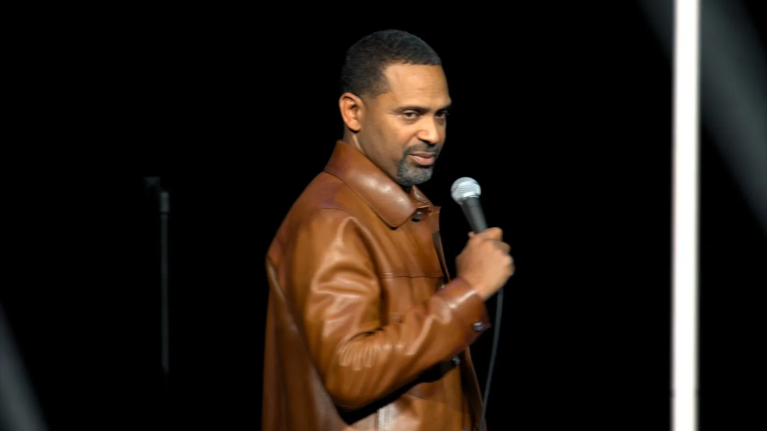 Фонове зображення Майк Еппс: Ладен продатися