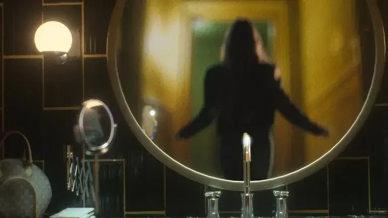 Фонове зображення Анджі: Фальшиве життя, справжній злочин