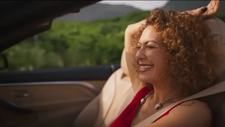 Фонове зображення Жінка без фільтрів